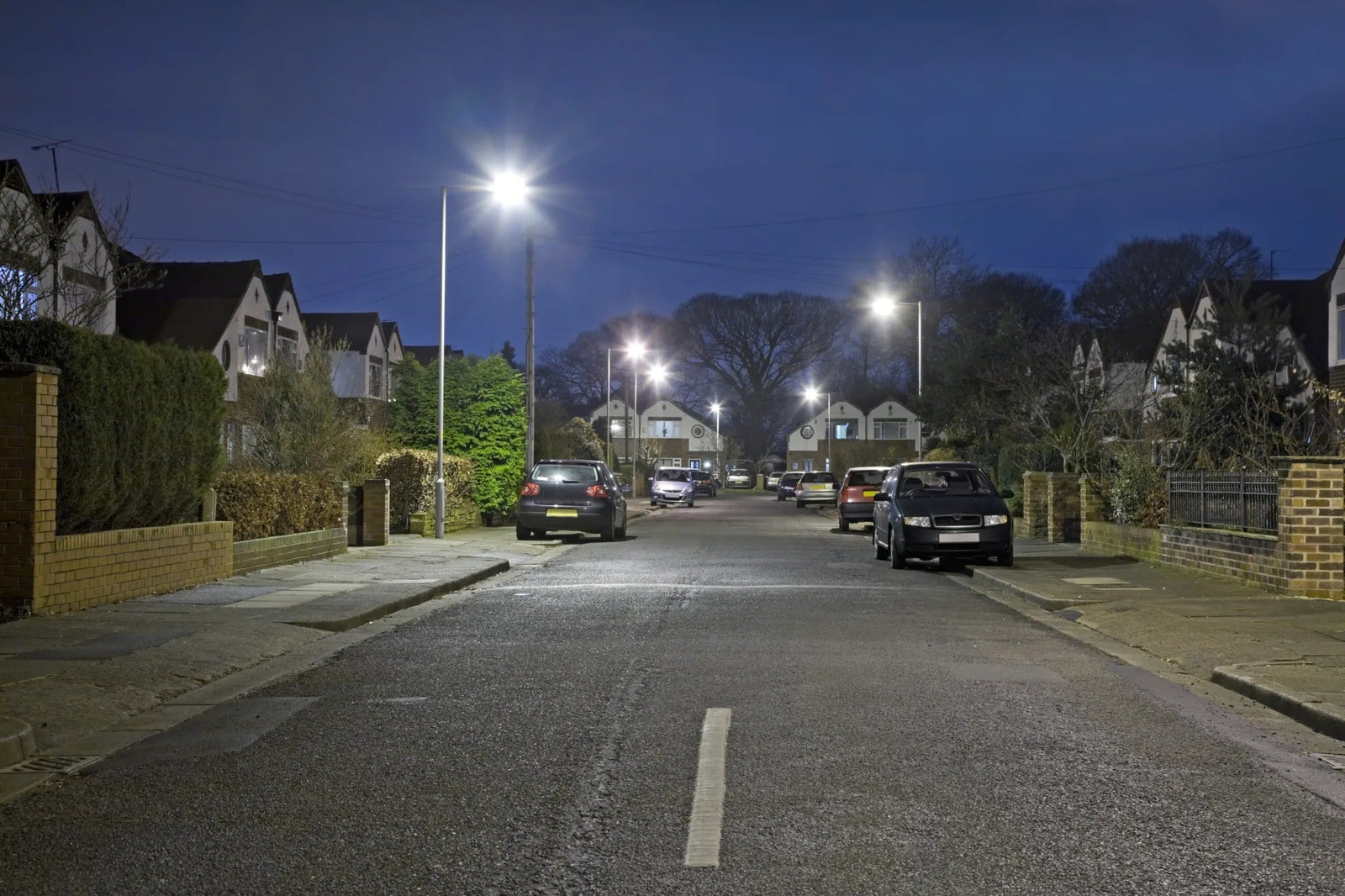Find a solution for your sports field – Tennis court lighting?