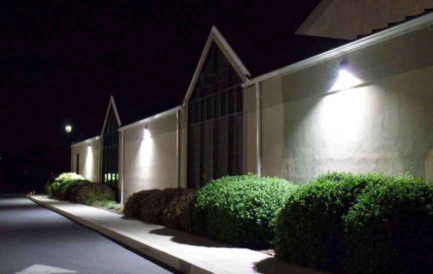 Traditional Wall Packs vs. LED: Why ZC Lighting Is the Better Upgrade Option