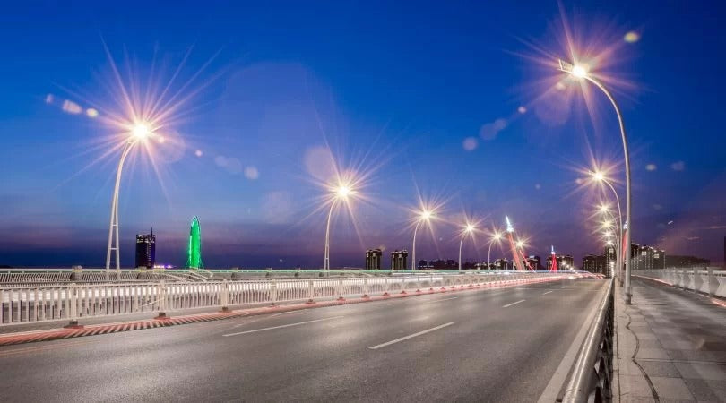 Glare-Controlled Street Lighting